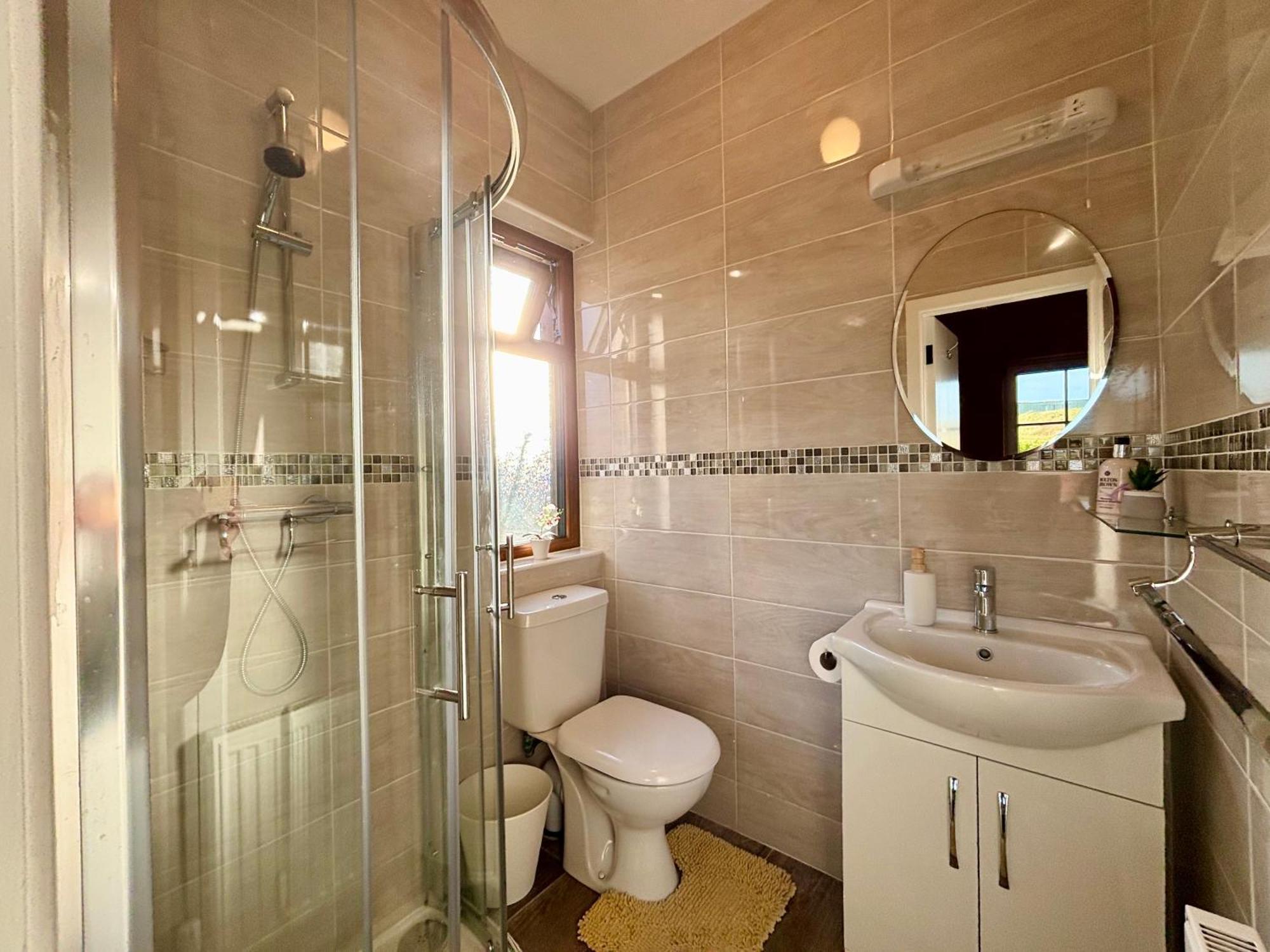 Ocean View Guestrooms Doolin Room photo